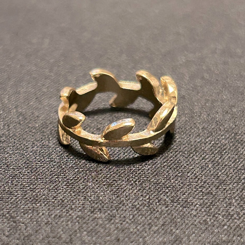 NEW // Gold Leaf Vine Ring